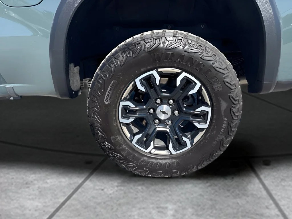 Used 2026 Gray Chevrolet ZR2 image 32