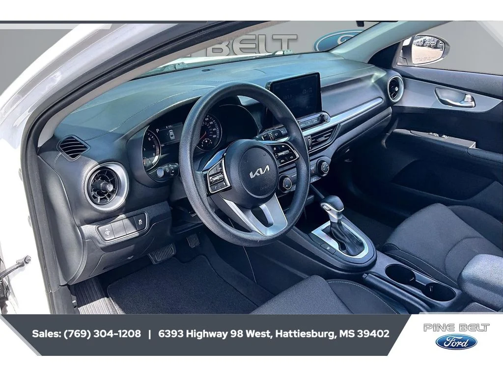 Used 2024 Snow White Pearl Kia LXS image 12