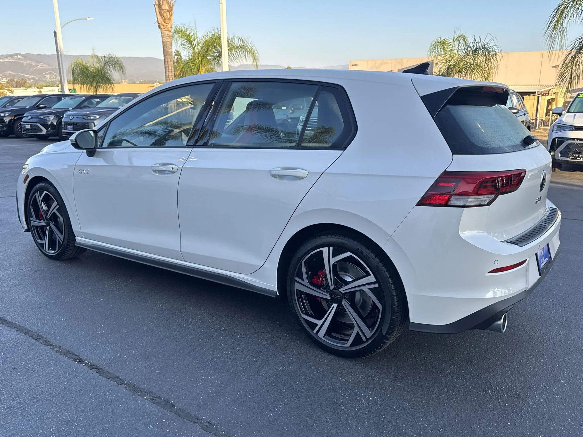 New 2026 Opal White Pearl Volkswagen SE image 5