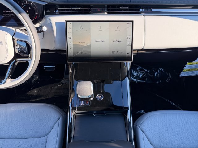 New 2026 Giola Green Land Rover Dynamic SE image 15