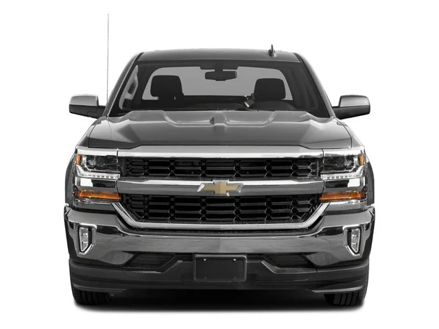 Used 2018 Silver Ice Metallic Chevrolet LT image 7