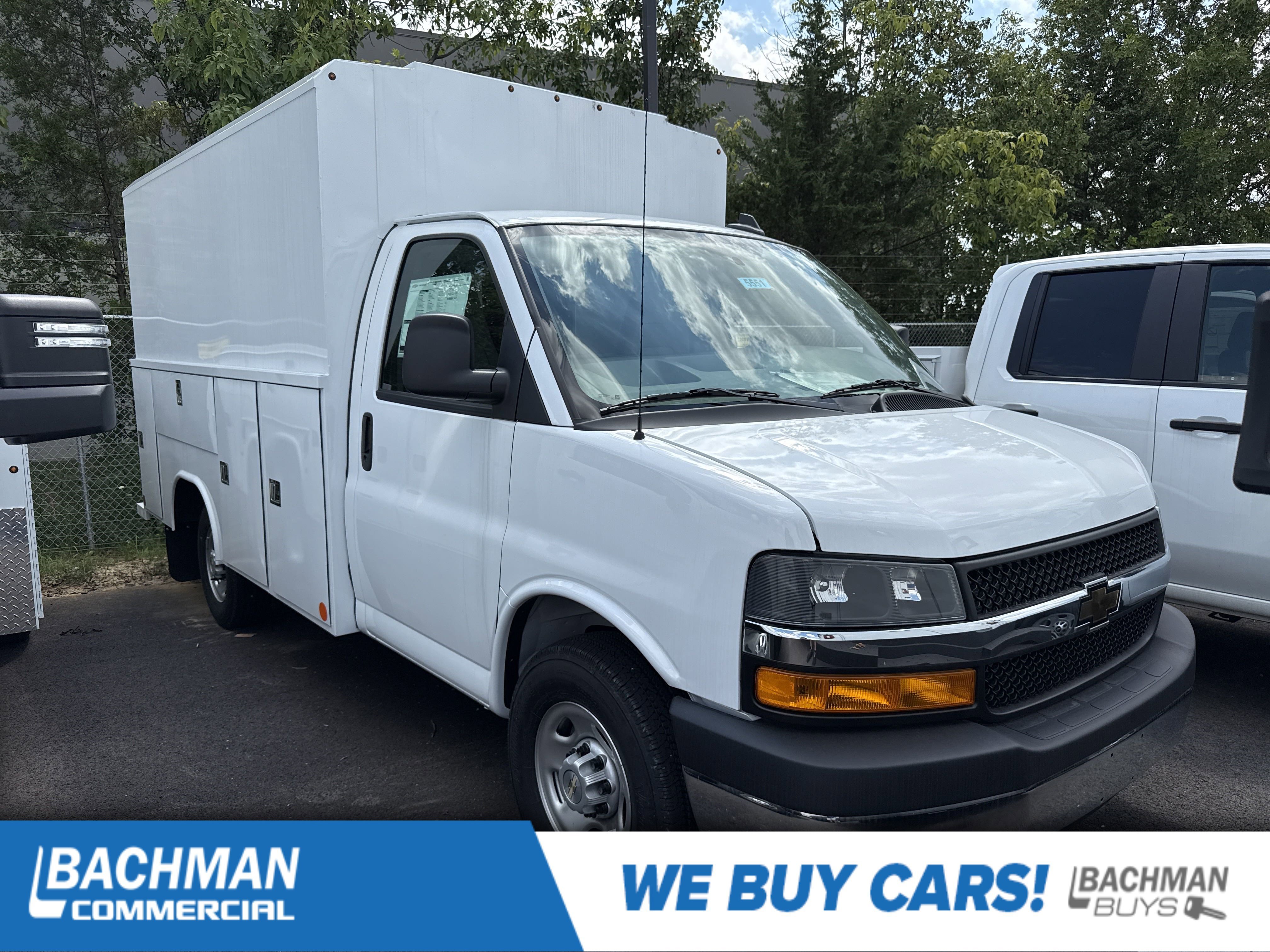 2025 Chevrolet Express Cutaway