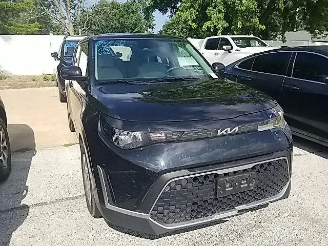 Used 2025 Black Kia LX image 4