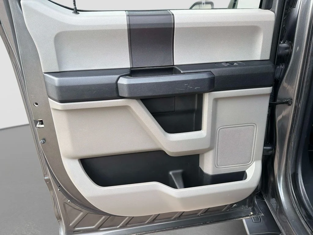 Used 2019 Magnetic Ford XL image 13
