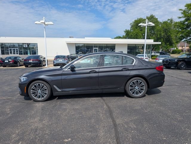 2020 BMW 5 Series 530i xDrive Sedan's photo