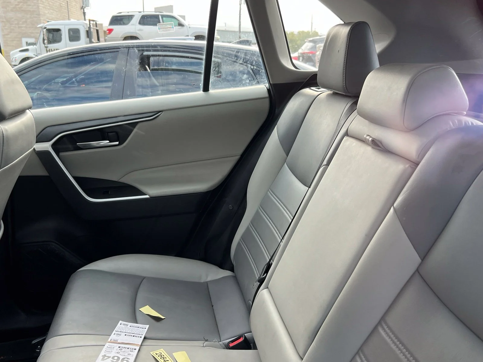 Used 2021 Blue Toyota XLE Premium image 17