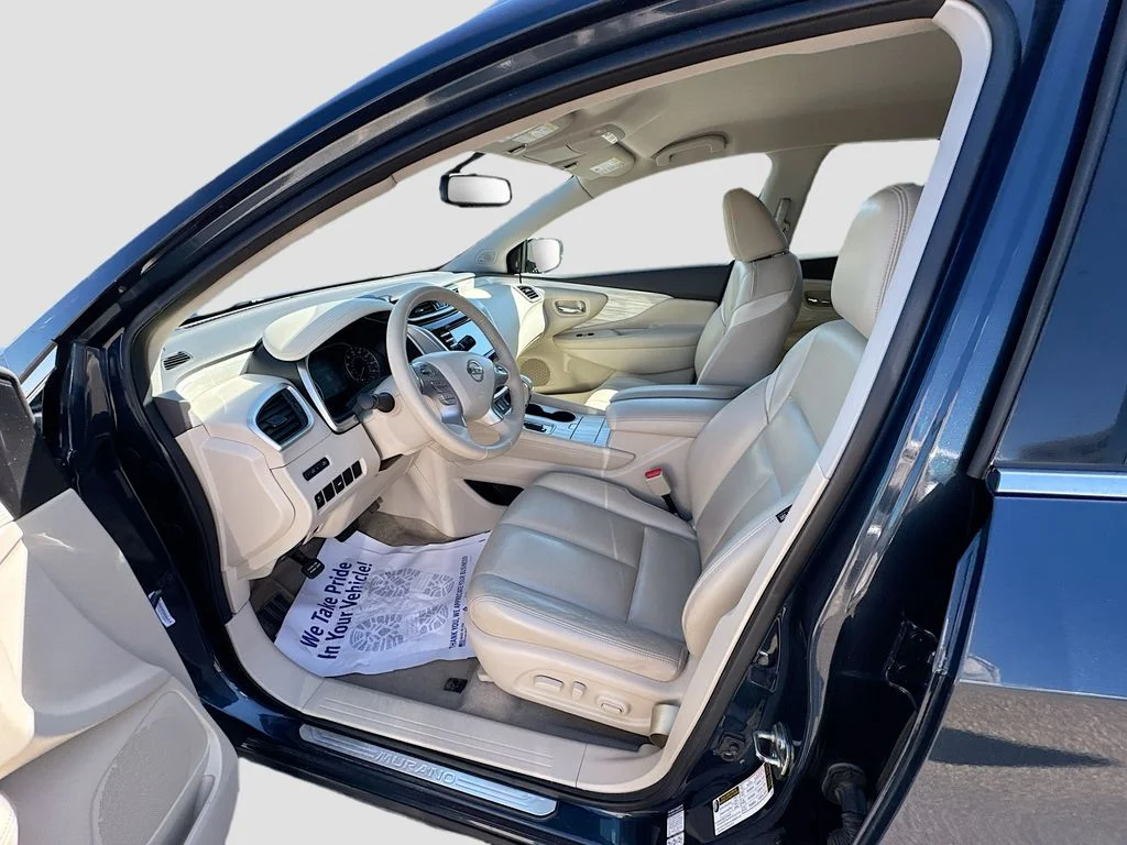 Used 2015 Arctic Blue Metallic Nissan SL image 18