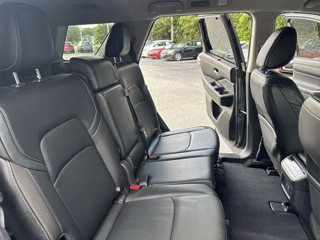 Used 2024 Gray Nissan SL image 11