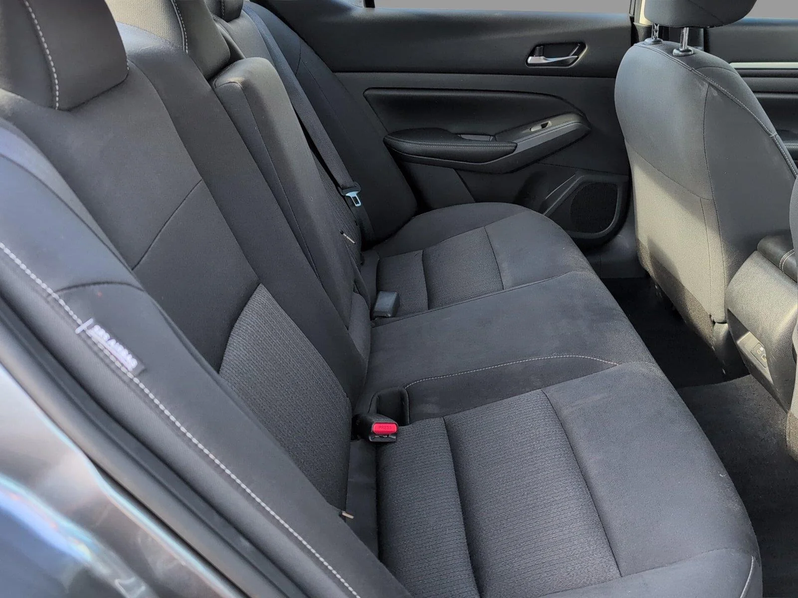 Used 2022 Gun Metallic Nissan 2.5 SV image 37