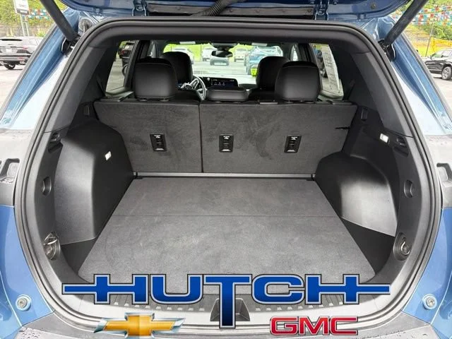 Used 2026 Lakeshore Blue Metallic Chevrolet LT image 17