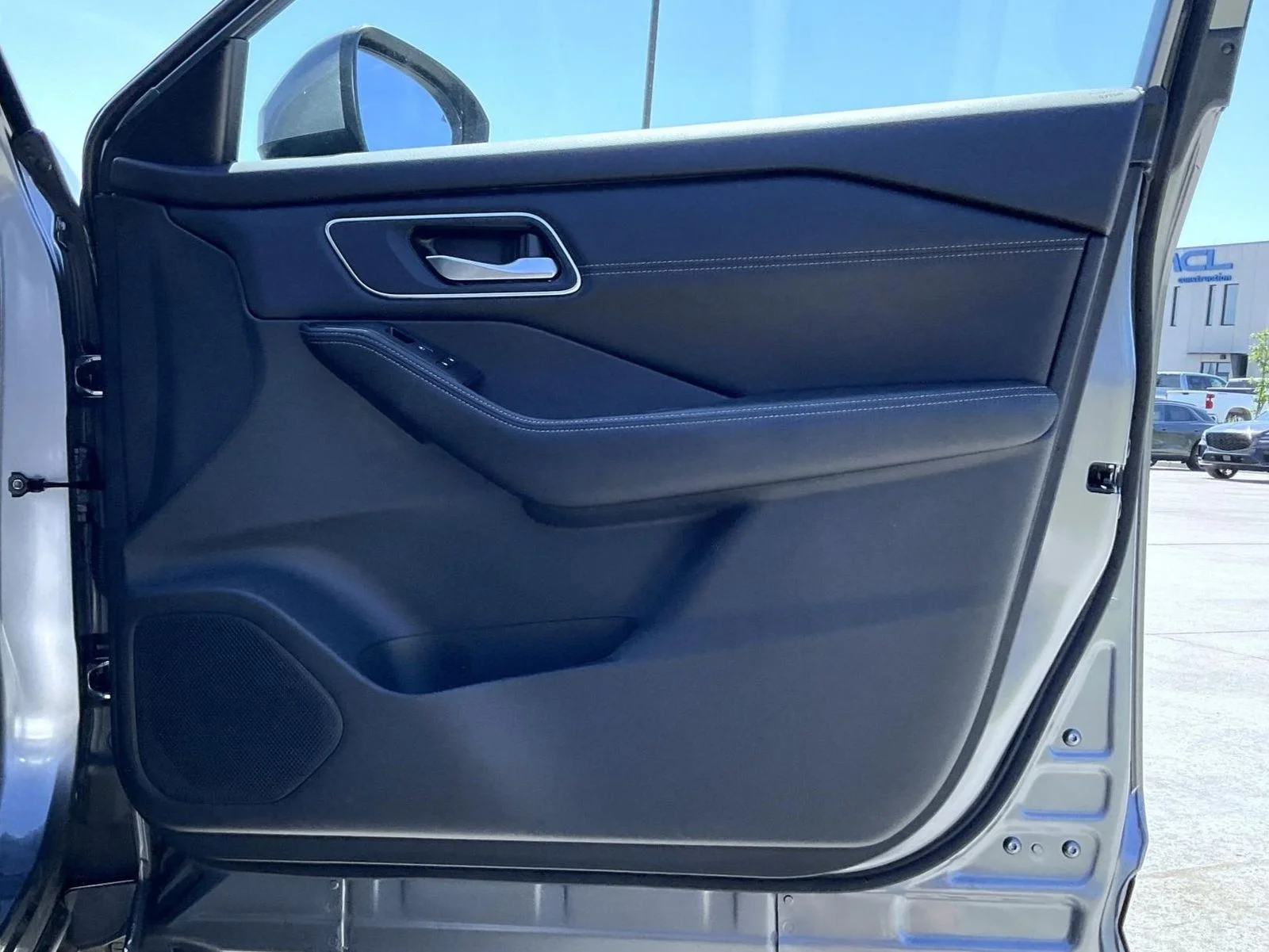 Used 2026 Gray Nissan Platinum image 17