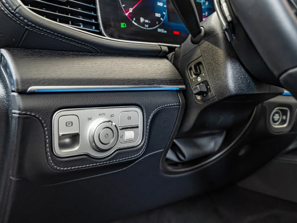 Used 2025 Obsidian Black Mercedes-Benz GLE 580 image 20
