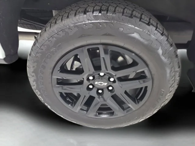 Used 2026 Summit White Chevrolet LT Trail Boss image 9