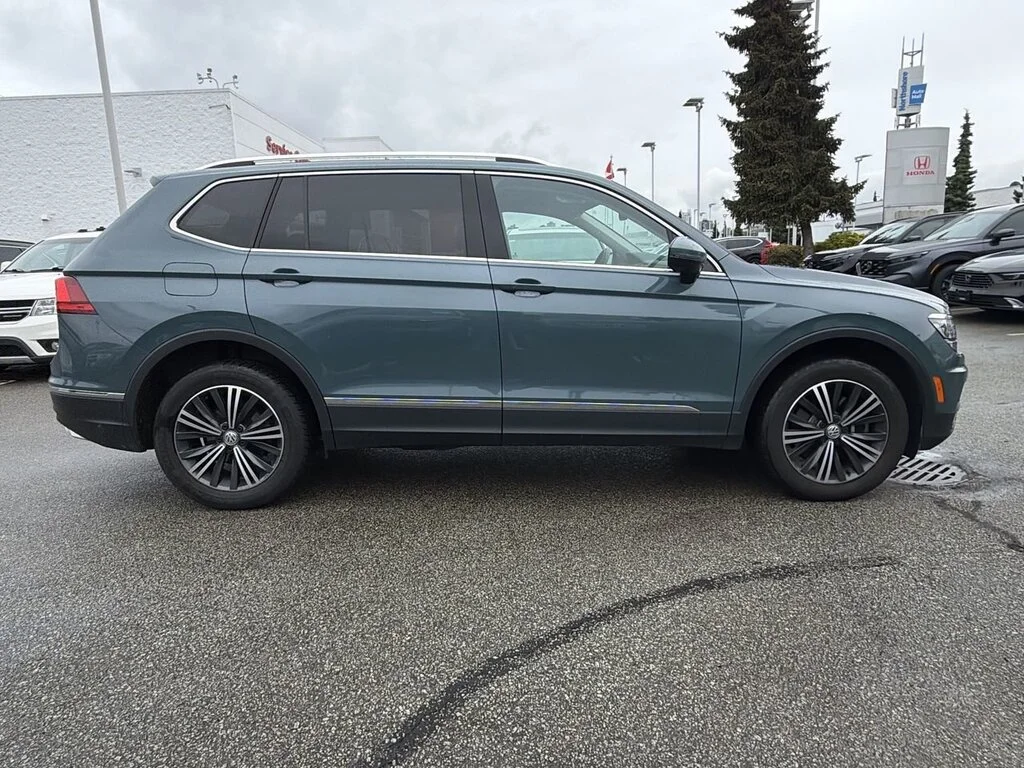 Used 2021  Volkswagen Highline 2.0T 8sp at w/Tip 4M Dilawri Certified image 9
