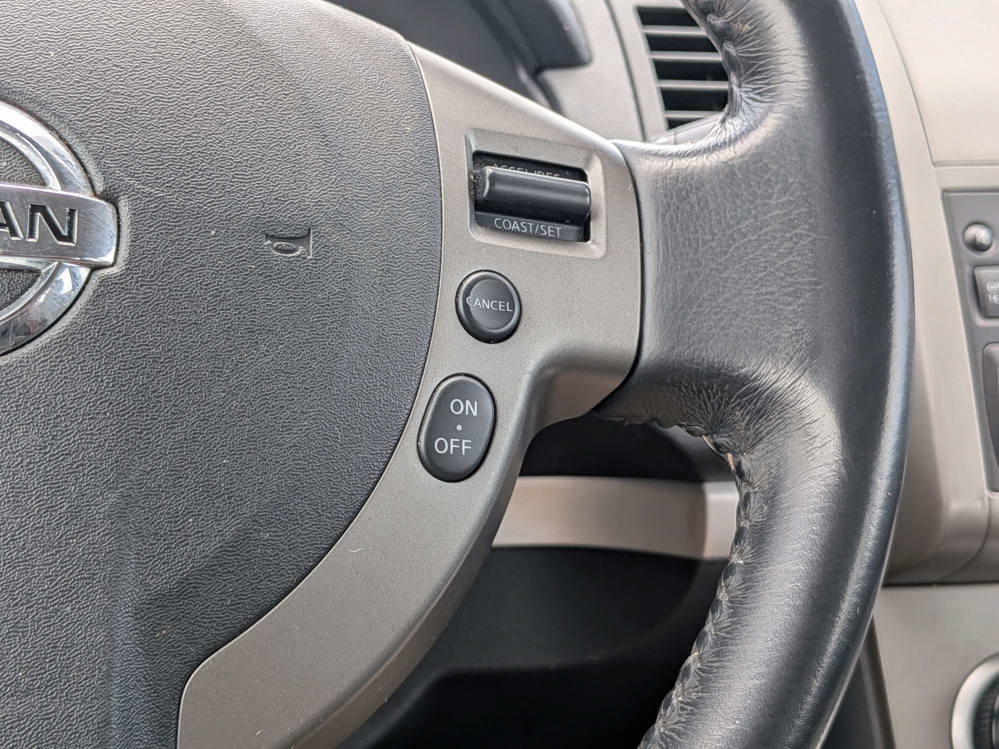 Used 2010 Black Nissan 2.0 S image 20