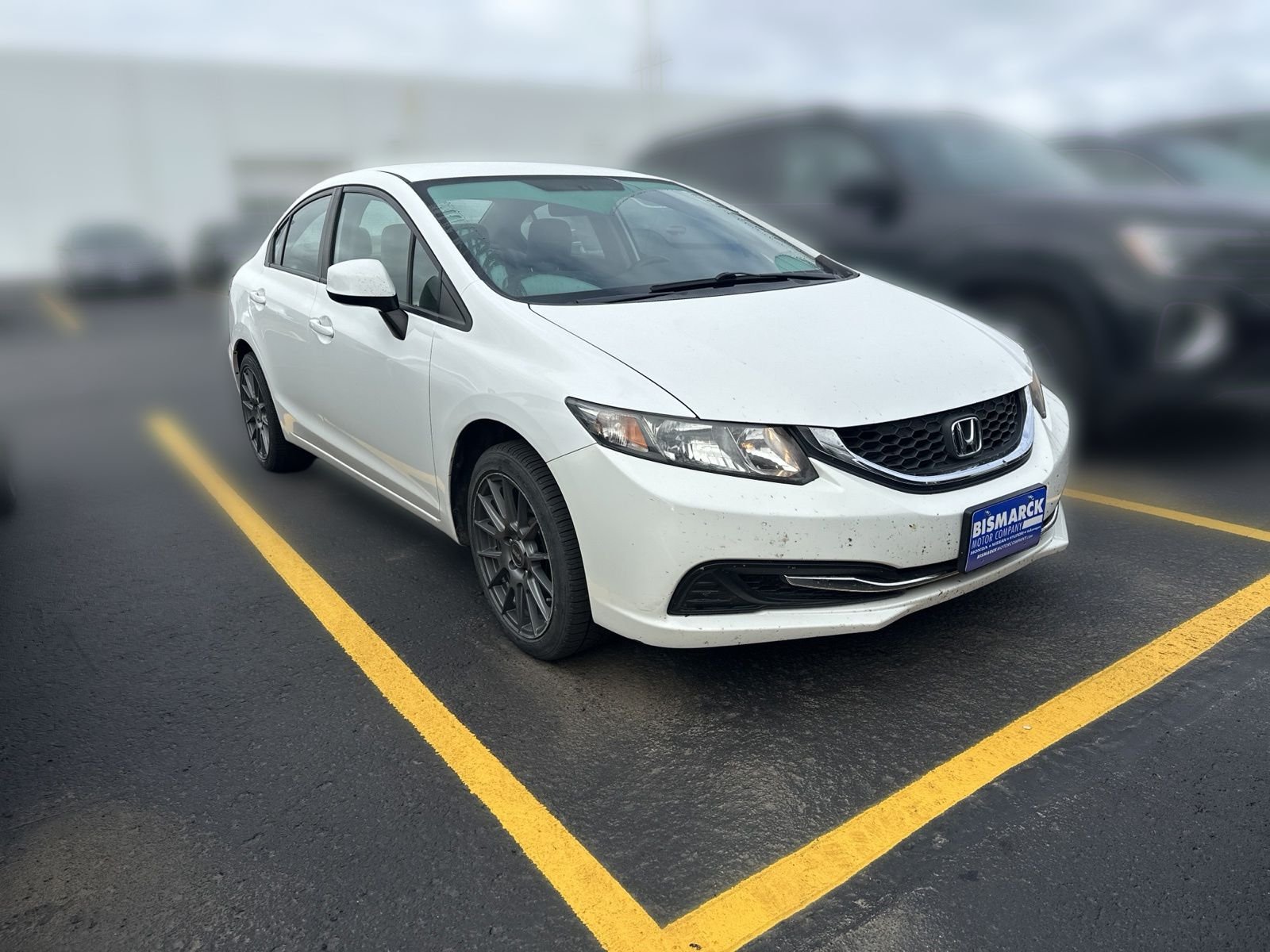 Used 2013 White Honda LX image 2