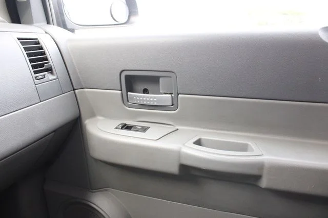 Used 2004 Blue Dodge SLT image 19
