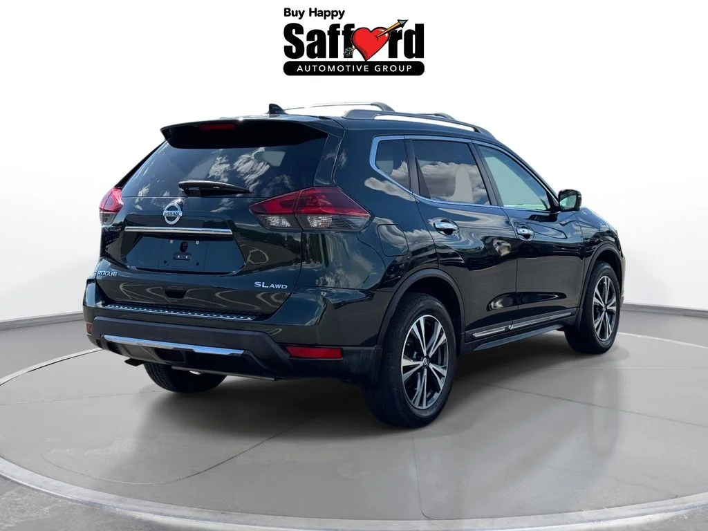 Used 2018 Green Nissan SL image 9