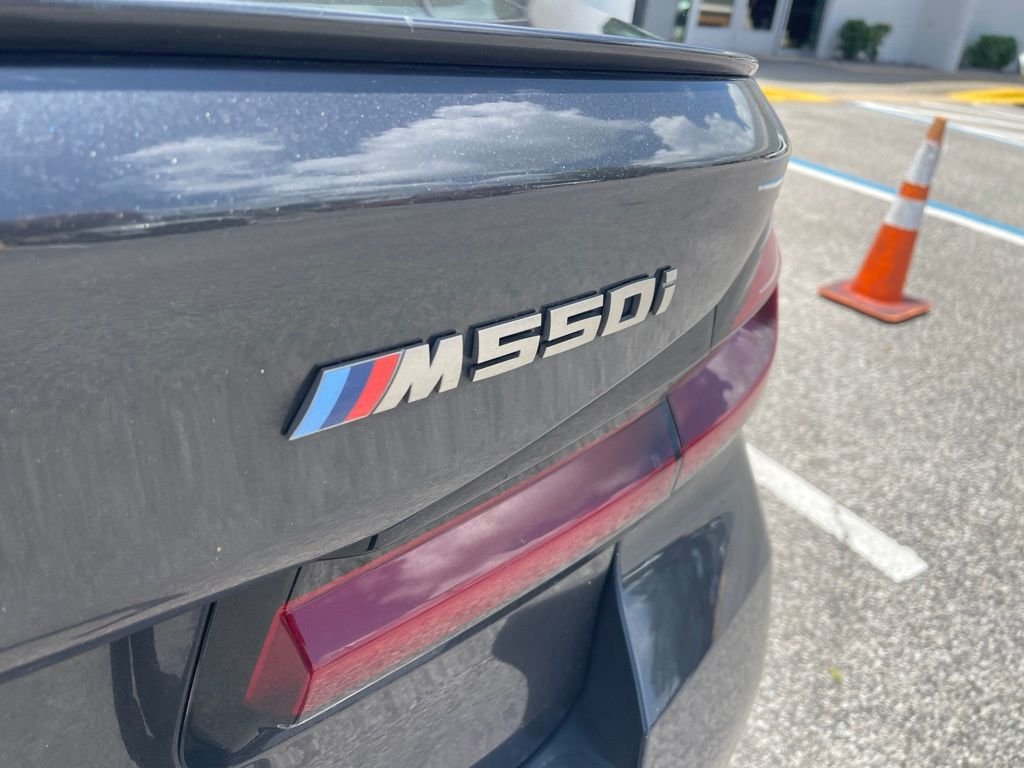 Used 2022 Gray BMW M550i xDrive image 5