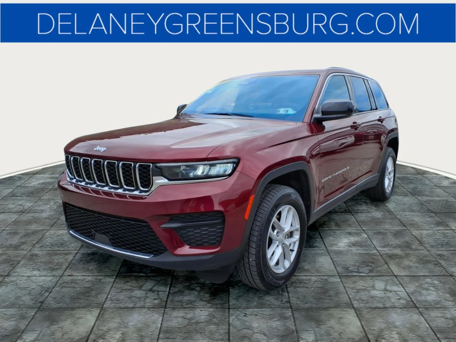 Used 2023 Velvet Red Pearlcoat Jeep Laredo image 8