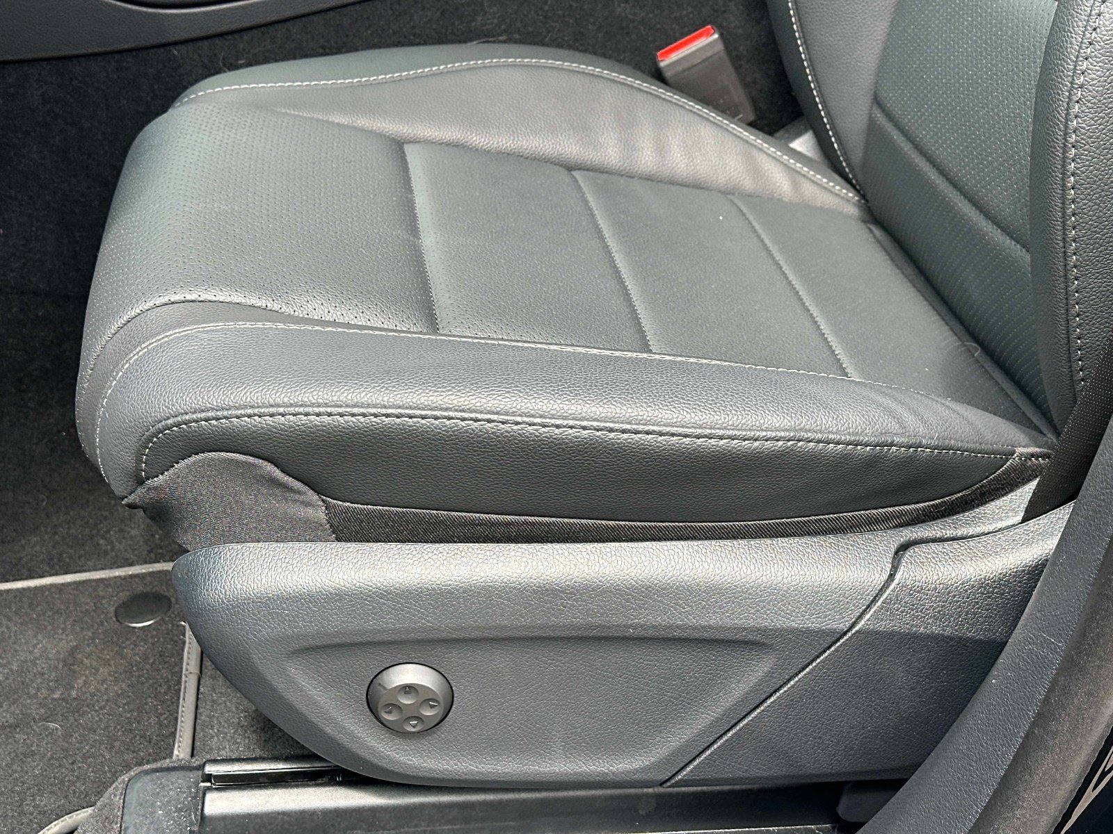 Certified Used 2025 Black Mercedes-Benz GLE 350 image 16