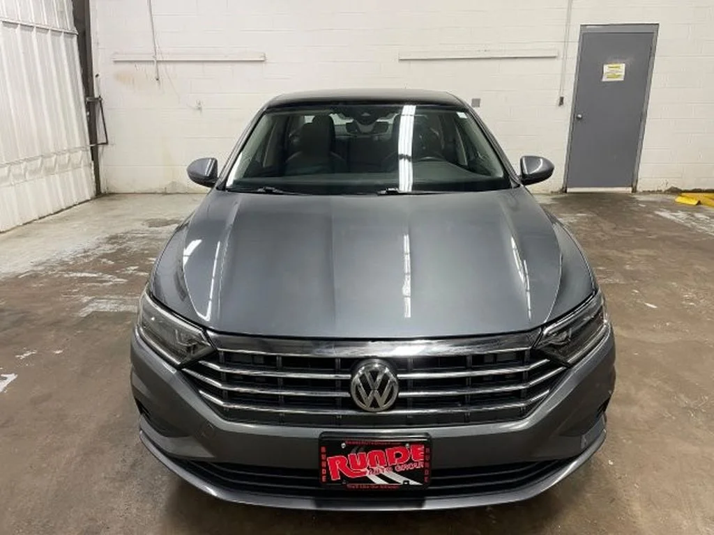 Used 2020 Volkswagen Jetta SEL with VIN 3VWEB7BU1LM039672 for sale in Manchester, IA