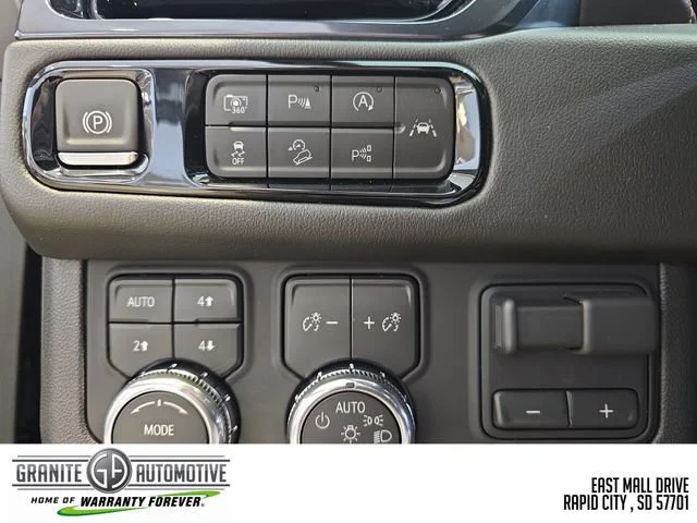 2026 GMC Yukon AT4 - Photo 32