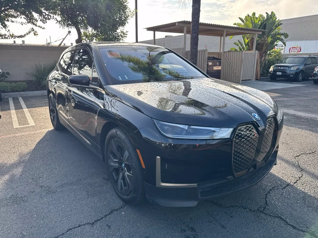 Used 2023 Black BMW xDrive50 image 4