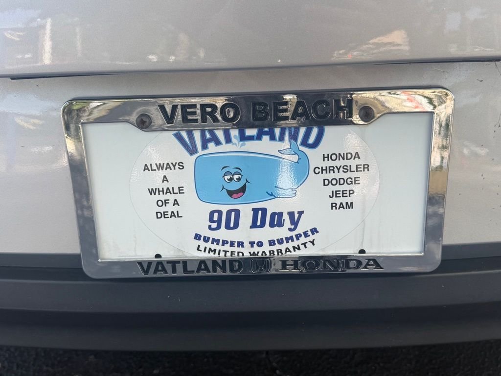 Used 2018 Silver Hyundai Base image 30