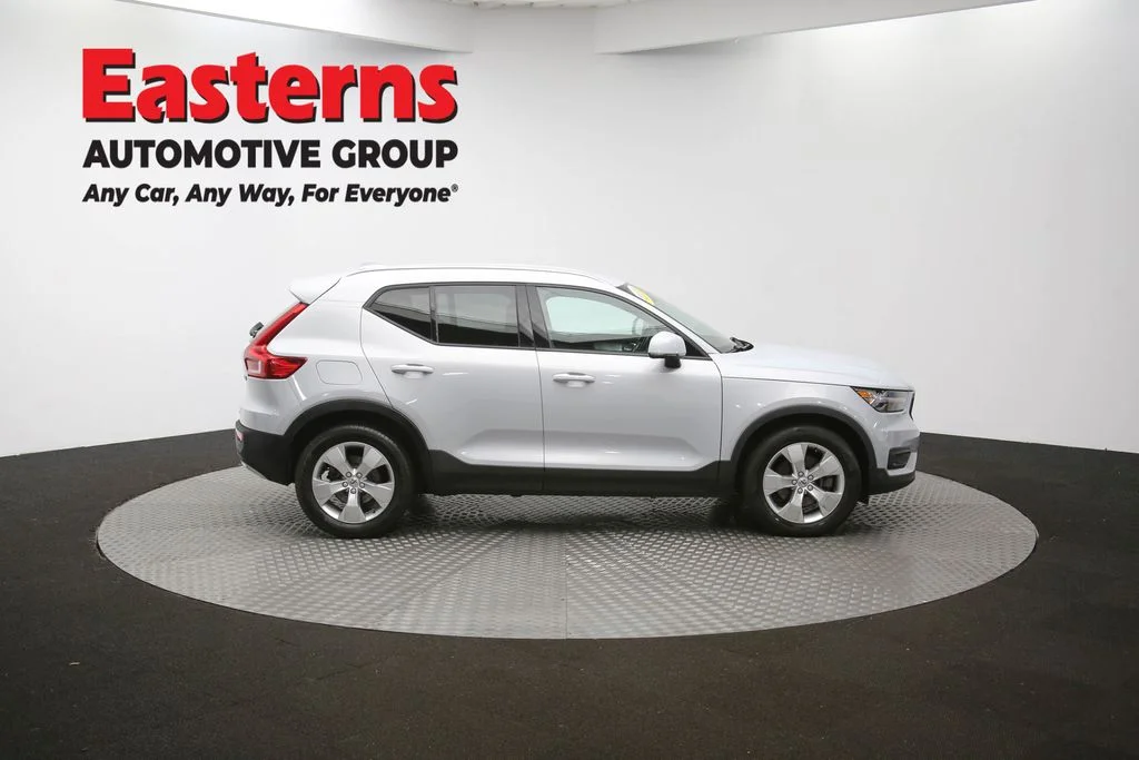 Used 2021 Silver Volvo Momentum image 44