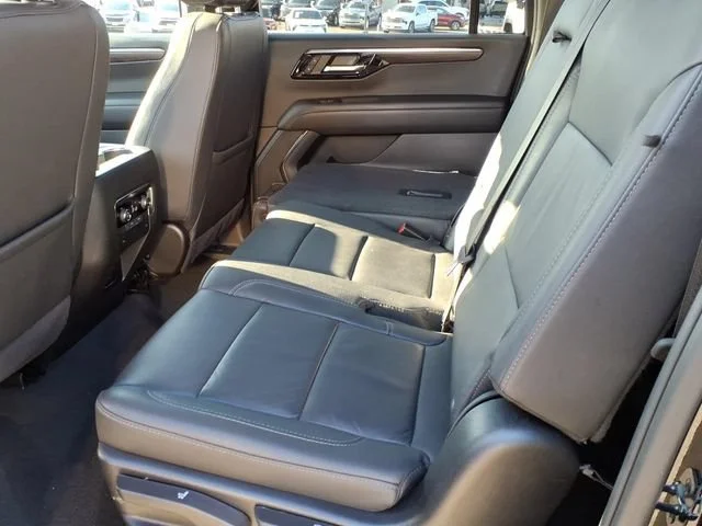 Used 2025 Black Chevrolet Z71 image 13