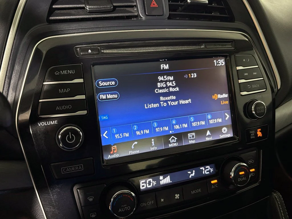 Used 2018 Silver Nissan 3.5 SL image 23
