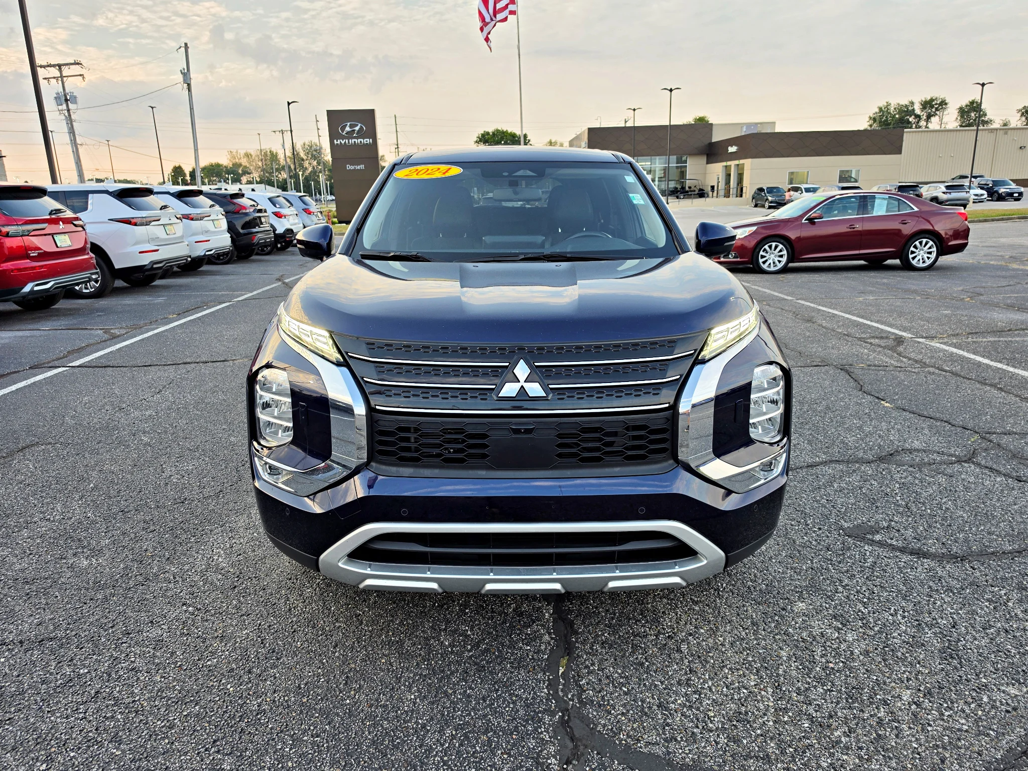 Used 2024 Cosmic Blue Metallic Mitsubishi SE image 2