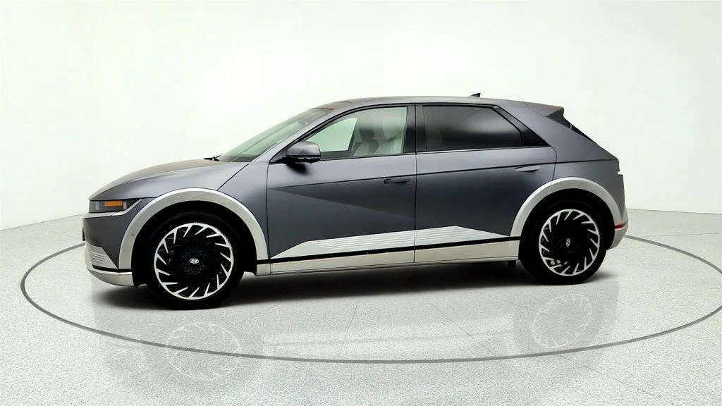 Used 2024 Shooting Star (Matte Gray) Hyundai Limited AWD w/ Tow Hitch image 8