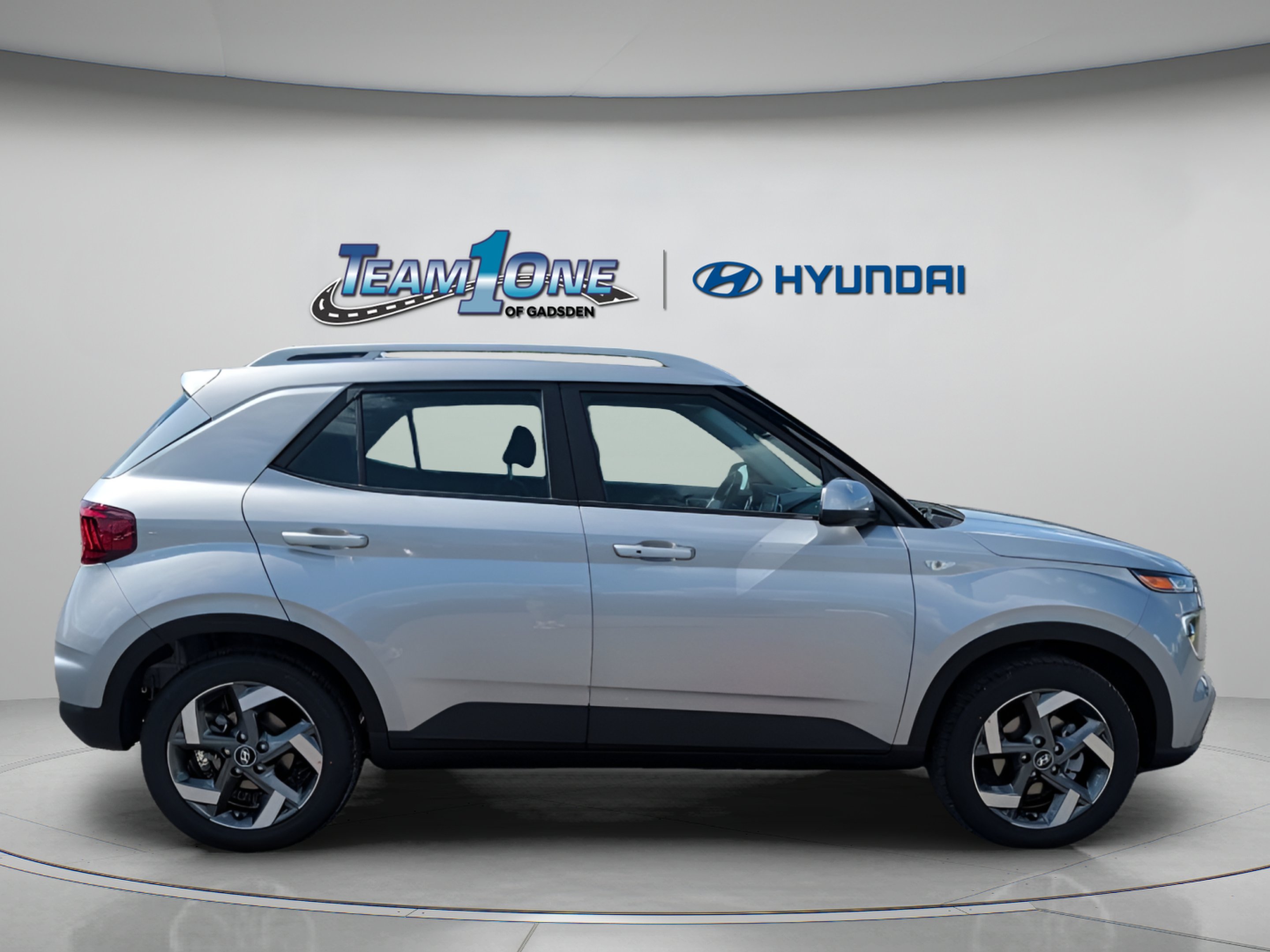 New 2026 Shimmering Silver Hyundai SEL image 9