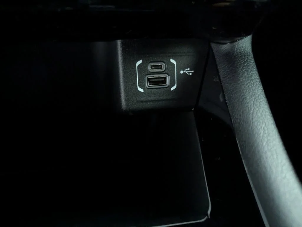 New 2026 Hydro Blue Pearlcoat Jeep Latitude Altitude image 22