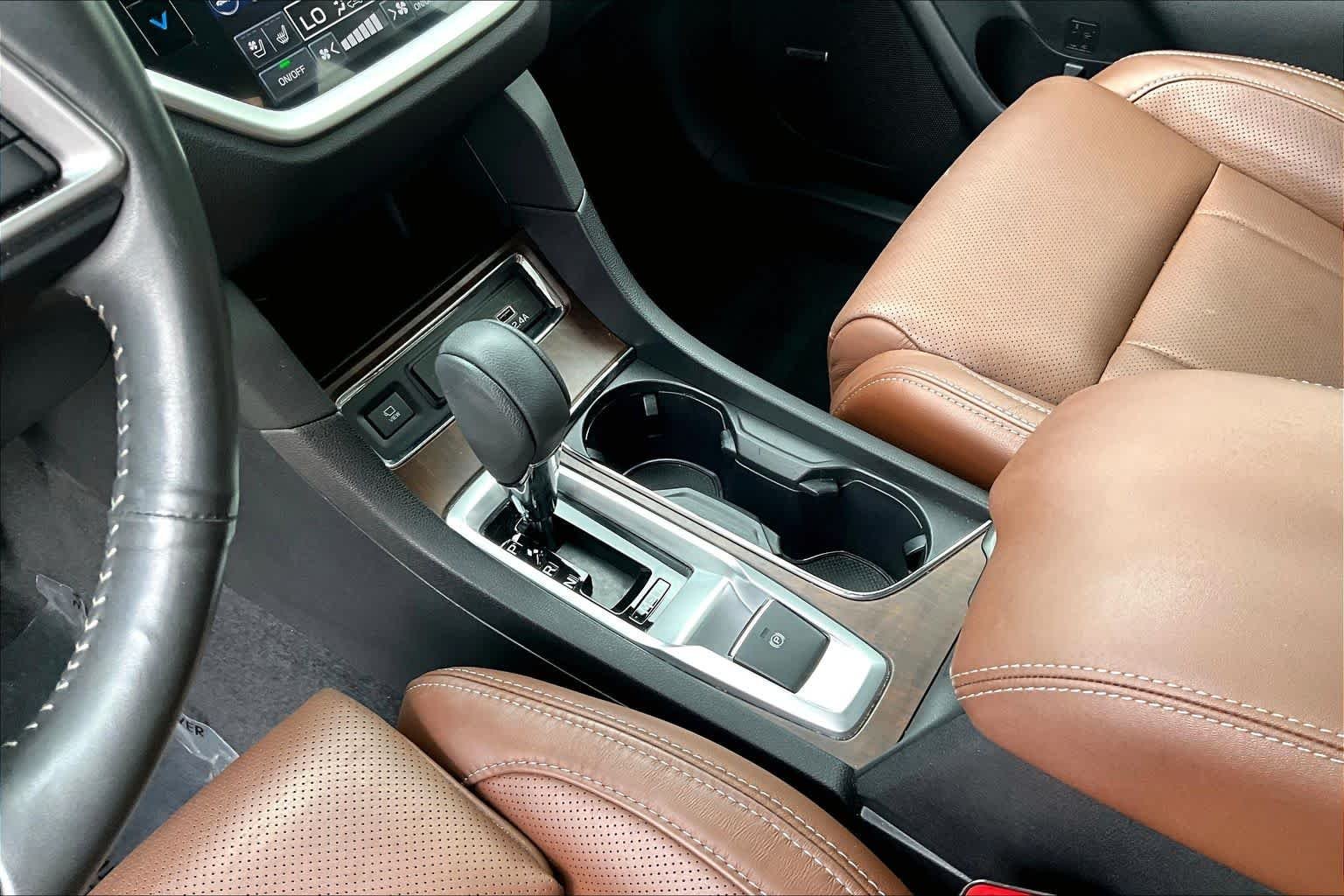 Used 2025 Crystal White Pearl Subaru Touring image 15