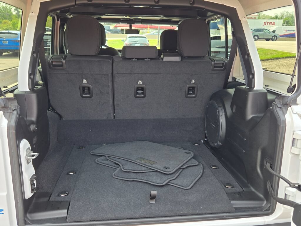 Used 2022 White Jeep Unlimited Rubicon 4xe image 20