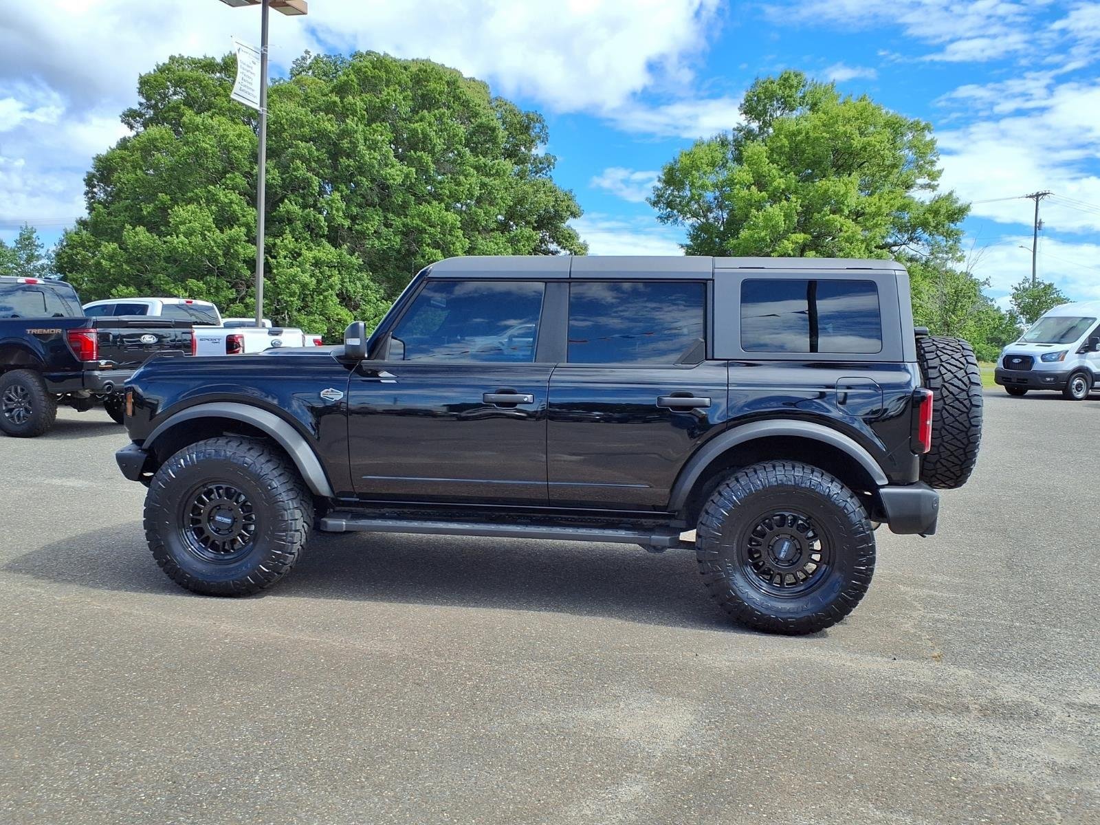 Used 2024 Shadow Black Ford Wildtrak image 3