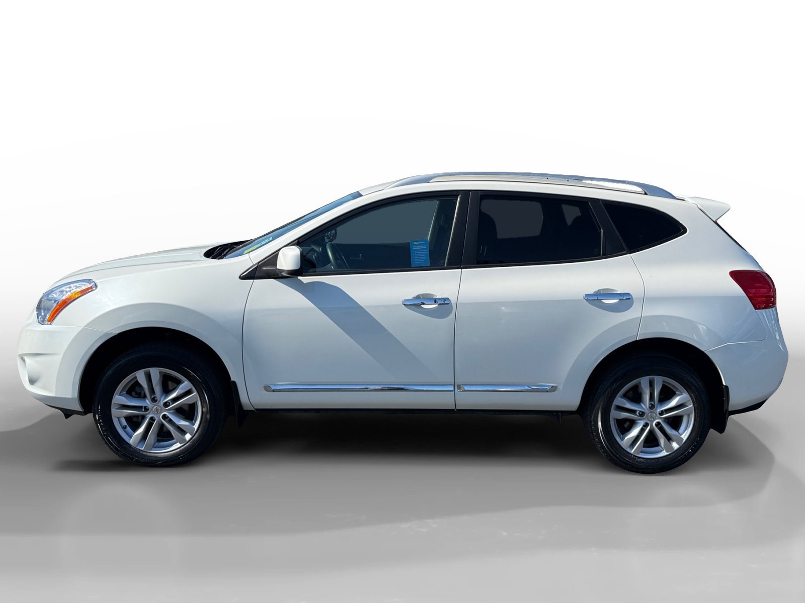 Used 2012 Pearl White Nissan SV image 2