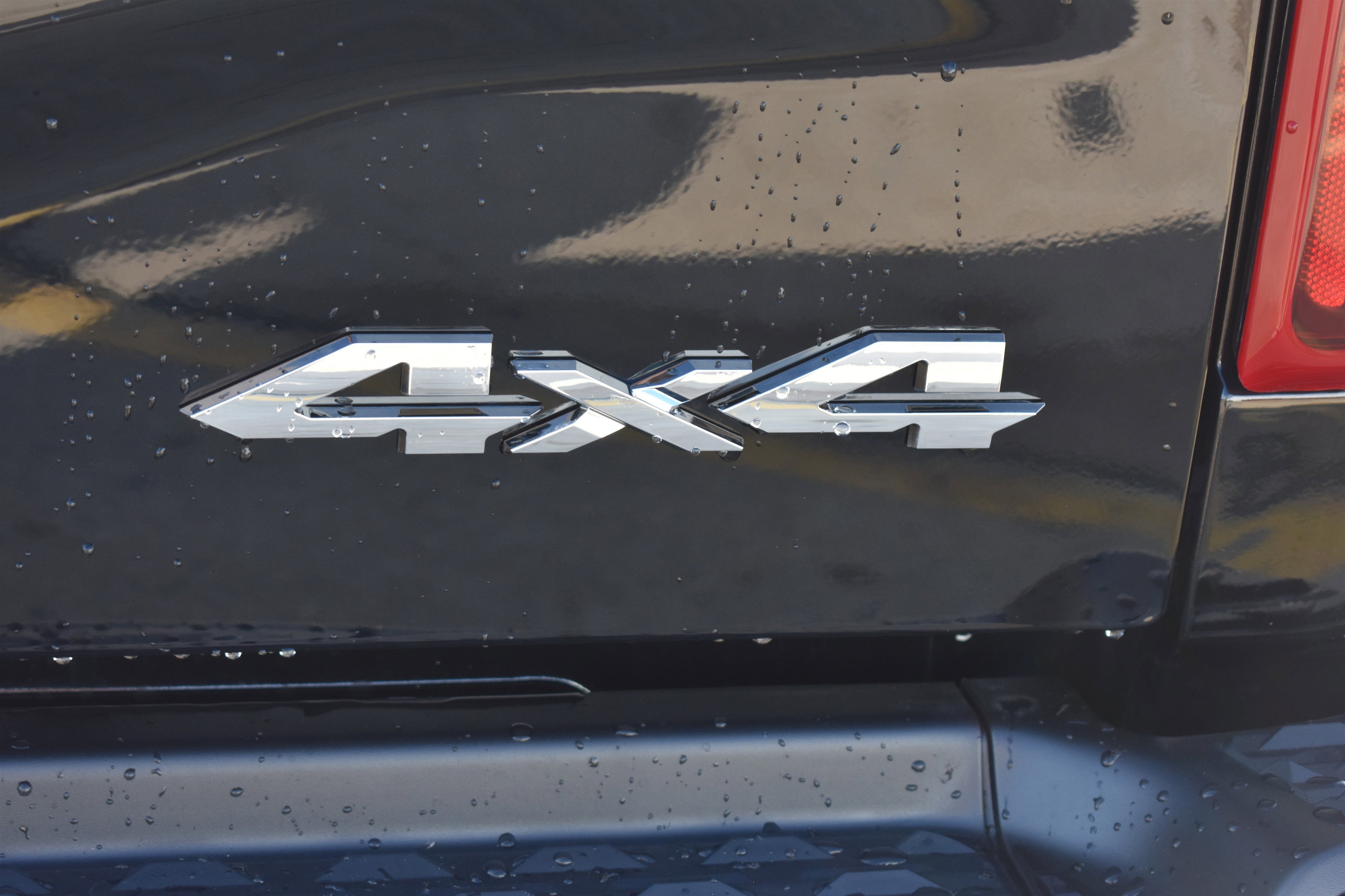 New 2026 Diamond Black Crystal Pearl-Coat Exterior Paint RAM Laramie image 8