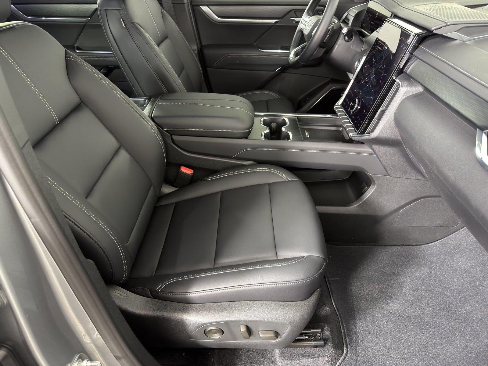 2026 GMC Acadia Elevation - Photo 11