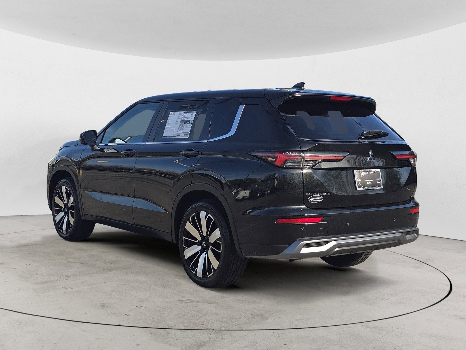 New 2026 Black Diamond Mitsubishi SE image 4