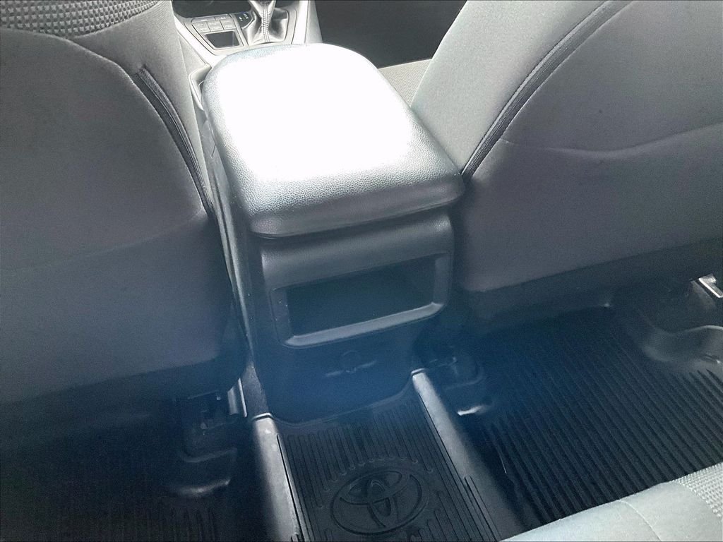 Used 2021 White Toyota LE image 27