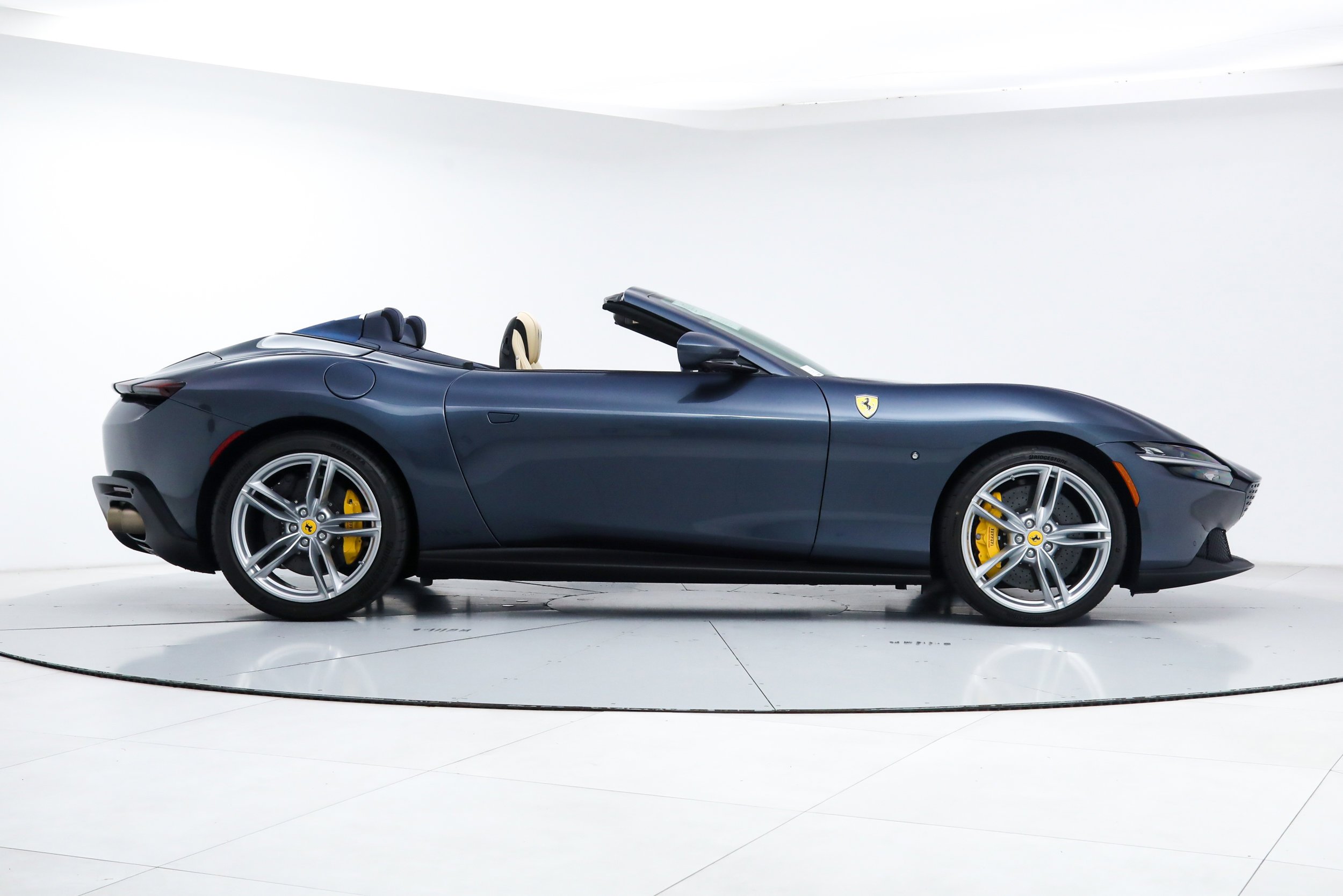 Certified Used 2025 Blue Ferrari  image 9