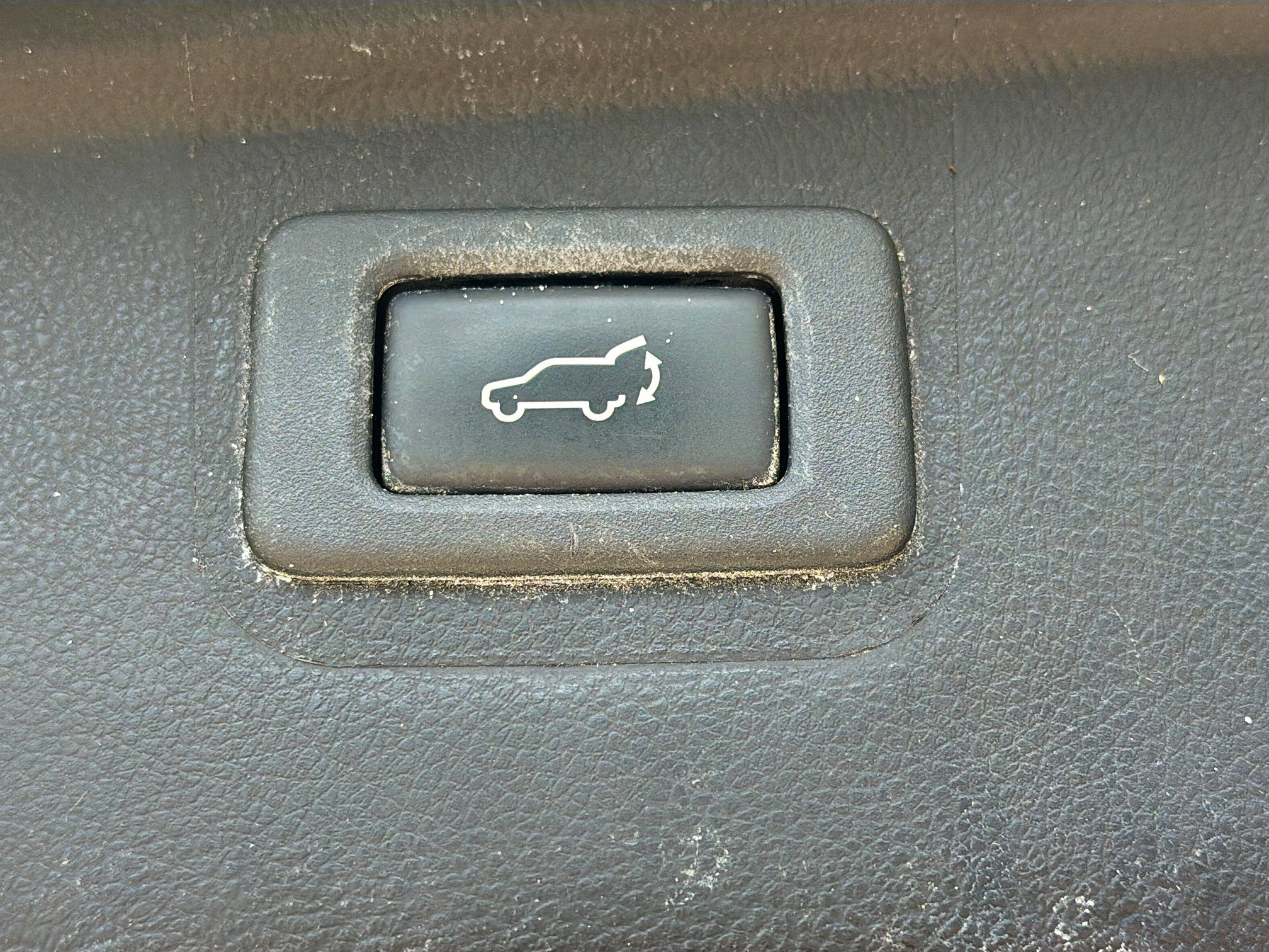 Used 2019 Crystal White Pearl Subaru Premium image 13