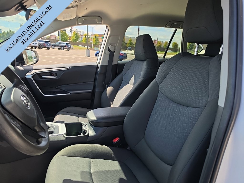 Used 2025 White Toyota XLE image 13
