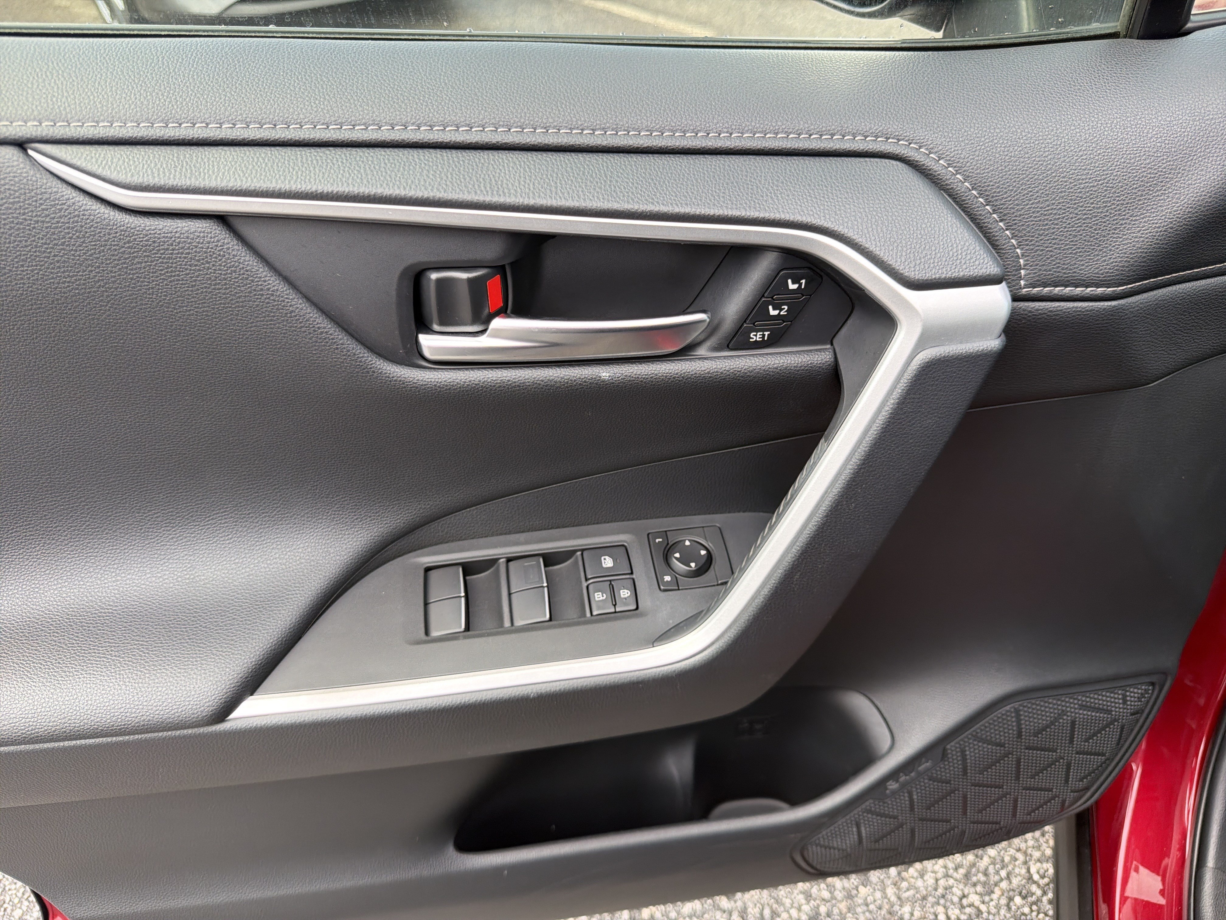 Used 2019 Pearl Toyota Limited image 20
