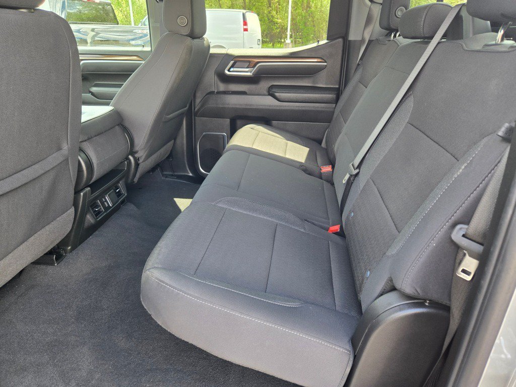 2025 Chevrolet Silverado 1500 LT - Photo 18