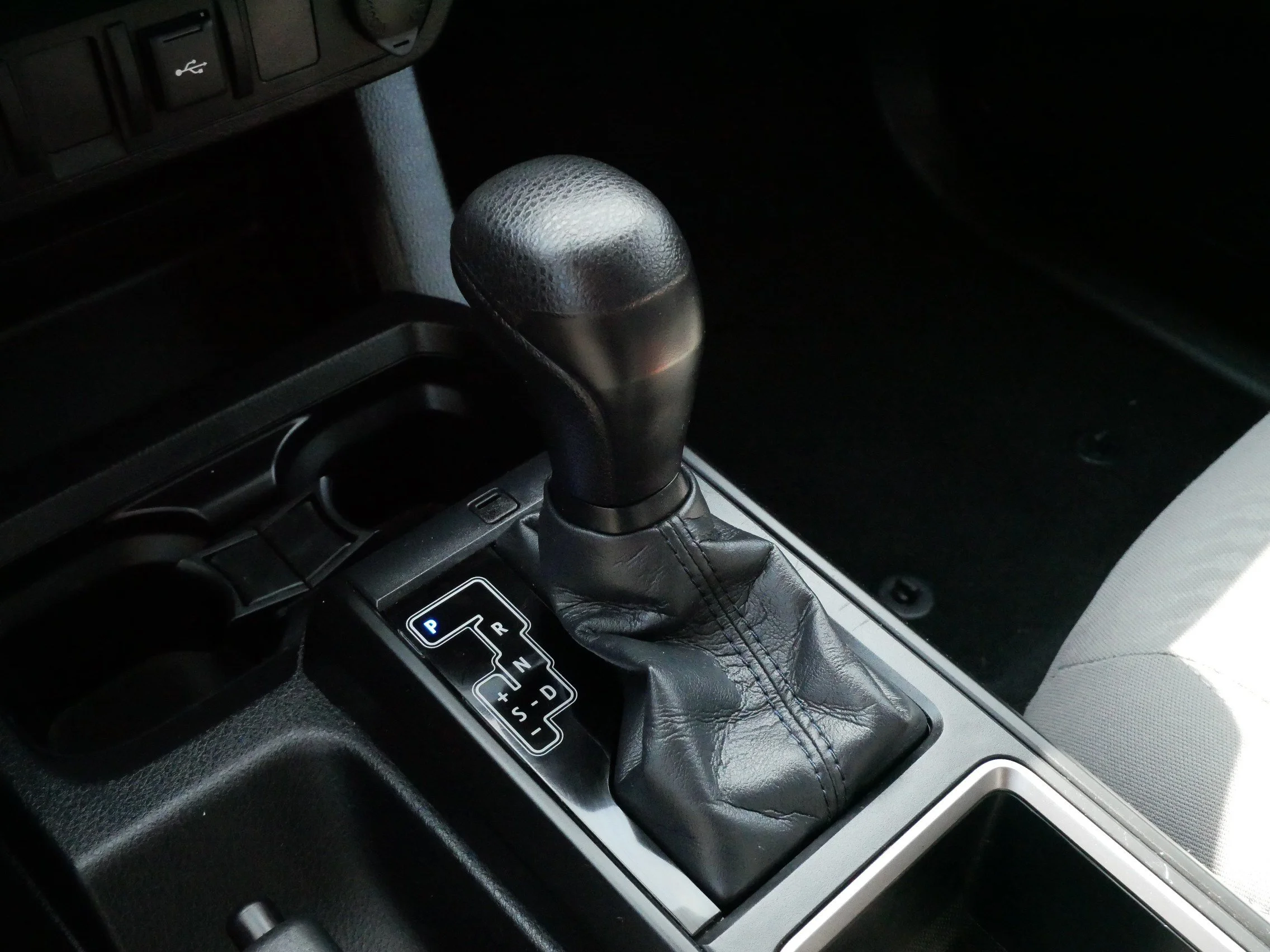 Used 2021 Midnight Black Metallic Toyota SR image 24